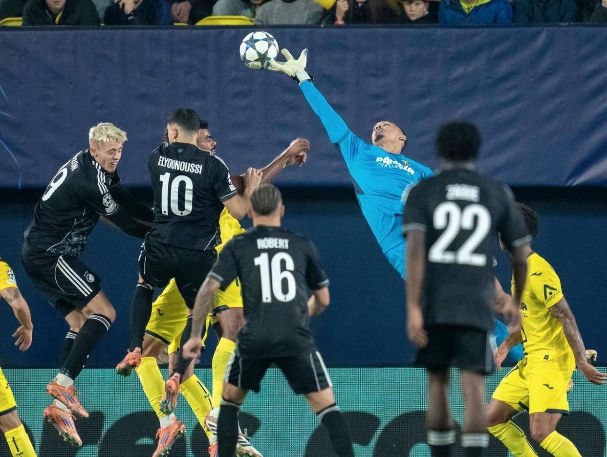 赛地聚焦——足总杯转会期热度飙升，比利亚雷亚尔单刀错失，气氛紧张，心理建设被强调的简单介绍